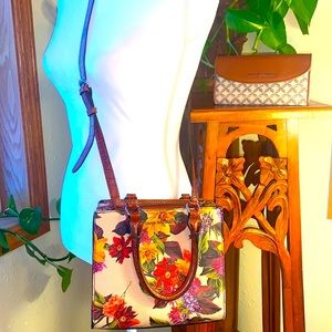 DANA BUCHMAN - 🌺Floral Crossbody + Dana Buchman Wallet ❤️ Save on shipping!